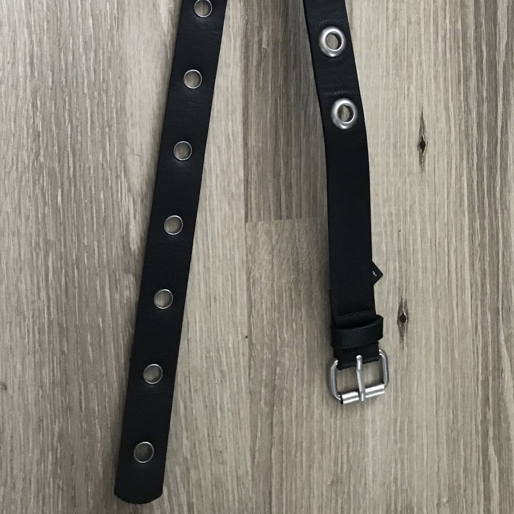 Brandy Melville Circle Belt
